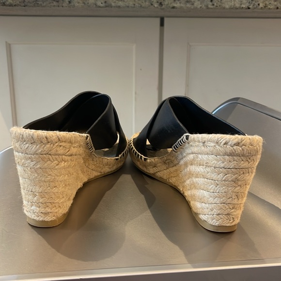 VINCE SURAYA BLACK LEATHER TOE LOOP 2.5” WEDGE ESPADRILLE HEEL. 9/8.5 - Picture 4 of 7